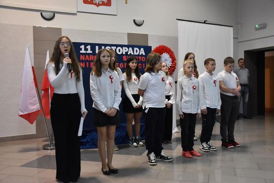 Mieszkańcy Fajsławic uczcili Narodowe Święto Niepodległości [GALERIA ZDJĘĆ] 