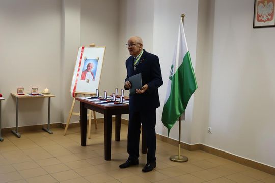 Chełm. Uroczyste wręczenie odznaczeń Stowarzyszenia „Pamięć Jana Pawła II” [GALERIA ZDJĘĆ] 
