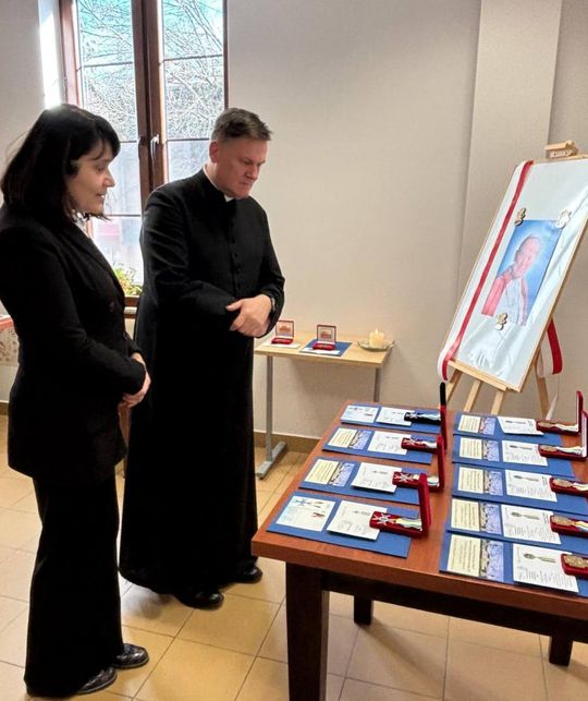 Chełm. Uroczyste wręczenie odznaczeń Stowarzyszenia „Pamięć Jana Pawła II” [GALERIA ZDJĘĆ]