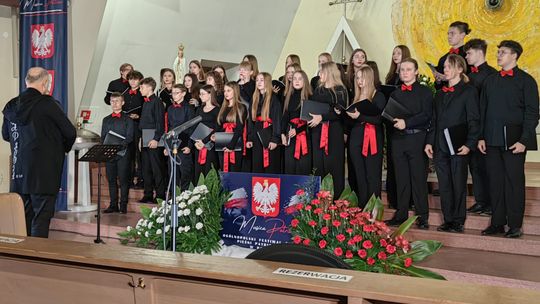 Chór Rapsodia na IV Ogólnopolskim Festiwalu Chóralnym Pieśni Patriotycznej Musica Patriae Poznań 2025 [ZDJĘCIA]