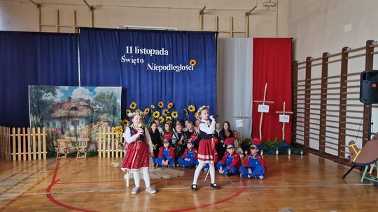 Uroczysta akademia z okazji 107. rocznicy Odzyskania Niepodległości w ZSP Nr 3 w Chełmie [ZDJĘCIA]