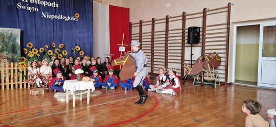 Uroczysta akademia z okazji 107. rocznicy Odzyskania Niepodległości w ZSP Nr 3 w Chełmie [ZDJĘCIA]