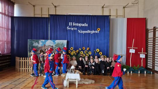 Uroczysta akademia z okazji 107. rocznicy Odzyskania Niepodległości w ZSP Nr 3 w Chełmie [ZDJĘCIA]