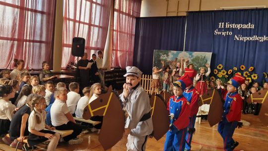 Uroczysta akademia z okazji 107. rocznicy Odzyskania Niepodległości w ZSP Nr 3 w Chełmie [ZDJĘCIA]