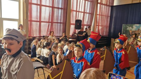 Uroczysta akademia z okazji 107. rocznicy Odzyskania Niepodległości w ZSP Nr 3 w Chełmie [ZDJĘCIA]