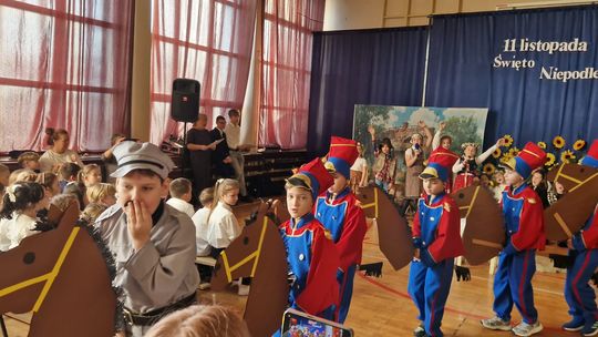 Uroczysta akademia z okazji 107. rocznicy Odzyskania Niepodległości w ZSP Nr 3 w Chełmie [ZDJĘCIA]