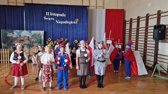 Uroczysta akademia z okazji 107. rocznicy Odzyskania Niepodległości w ZSP Nr 3 w Chełmie [ZDJĘCIA]