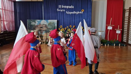 Uroczysta akademia z okazji 107. rocznicy Odzyskania Niepodległości w ZSP Nr 3 w Chełmie [ZDJĘCIA]