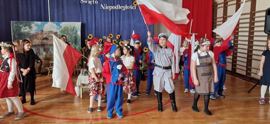 Uroczysta akademia z okazji 107. rocznicy Odzyskania Niepodległości w ZSP Nr 3 w Chełmie [ZDJĘCIA]