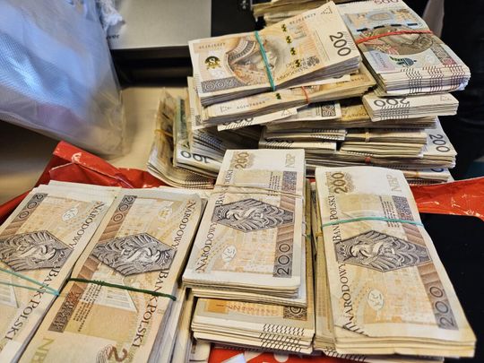Ponad 3 kg narkotyków, broń i prawie milion złotych. W operacji uczestniczyli CBŚP z Chełma [ZDJĘCIA]