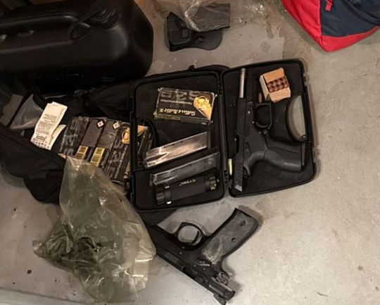 Ponad 3 kg narkotyków, broń i prawie milion złotych. W operacji uczestniczyli CBŚP z Chełma [ZDJĘCIA]