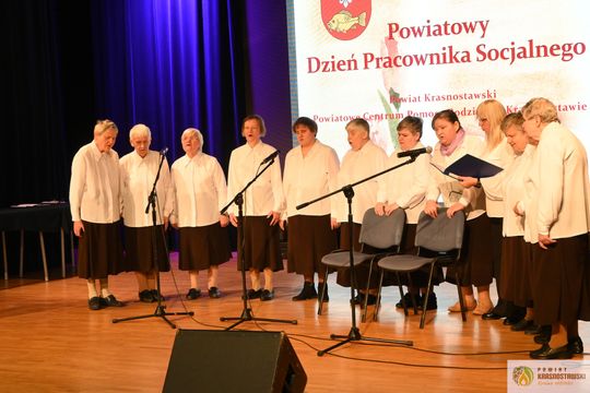 Pow. krasnostawski. Powiatowe obchody Dnia Pracownika Socjalnego [GALERIA ZDJĘĆ] 