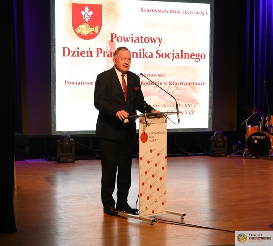 Pow. krasnostawski. Powiatowe obchody Dnia Pracownika Socjalnego [GALERIA ZDJĘĆ] 