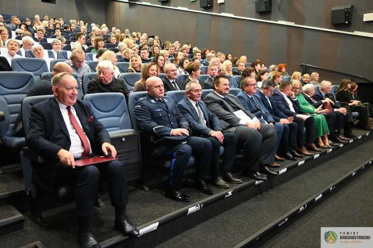 Pow. krasnostawski. Powiatowe obchody Dnia Pracownika Socjalnego [GALERIA ZDJĘĆ] 