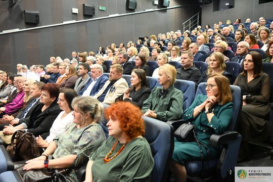 Pow. krasnostawski. Powiatowe obchody Dnia Pracownika Socjalnego [GALERIA ZDJĘĆ] 