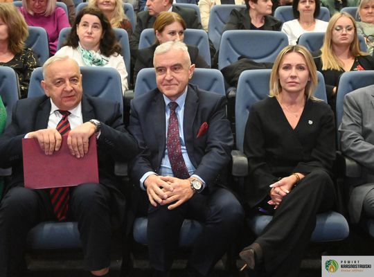 Pow. krasnostawski. Powiatowe obchody Dnia Pracownika Socjalnego [GALERIA ZDJĘĆ] 