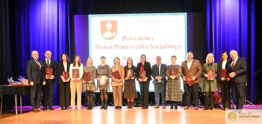 Pow. krasnostawski. Powiatowe obchody Dnia Pracownika Socjalnego [GALERIA ZDJĘĆ] 