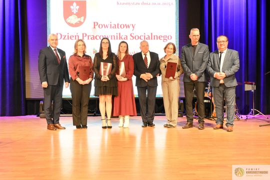 Pow. krasnostawski. Powiatowe obchody Dnia Pracownika Socjalnego [GALERIA ZDJĘĆ] 