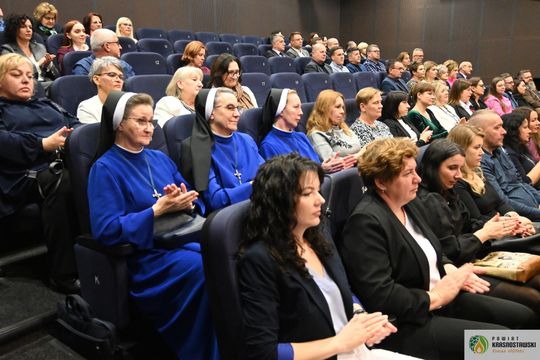 Pow. krasnostawski. Powiatowe obchody Dnia Pracownika Socjalnego [GALERIA ZDJĘĆ] 