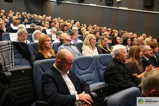 Pow. krasnostawski. Powiatowe obchody Dnia Pracownika Socjalnego [GALERIA ZDJĘĆ] 