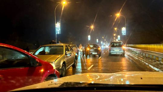 Zderzenie kilku aut na wiadukcie w Chełmie [ZDJĘCIA]