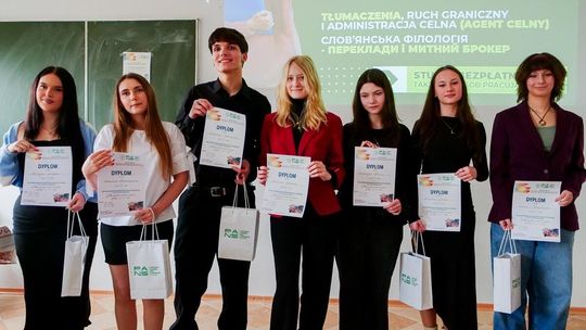 Wojewódzki Konkurs Recytatorski „Polsko-ukraińskie przestrzenie poetyckie. Poezja XX i XXI wieku” [GALERIA ZDJĘĆ]