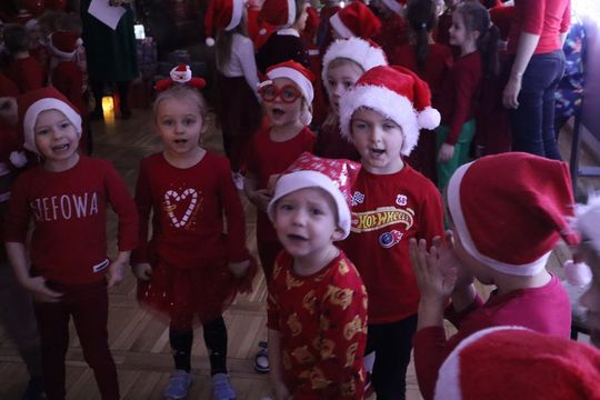 Chełm. Przedszkole nr 15 odwiedził Święty Mikołaj! [GALERIA ZDJĘĆ] 