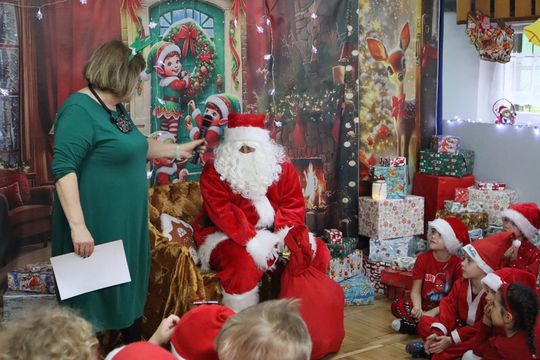 Chełm. Przedszkole nr 15 odwiedził Święty Mikołaj! [GALERIA ZDJĘĆ] 