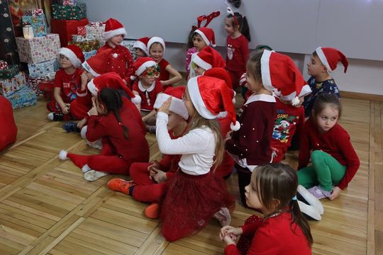 Chełm. Przedszkole nr 15 odwiedził Święty Mikołaj! [GALERIA ZDJĘĆ] 