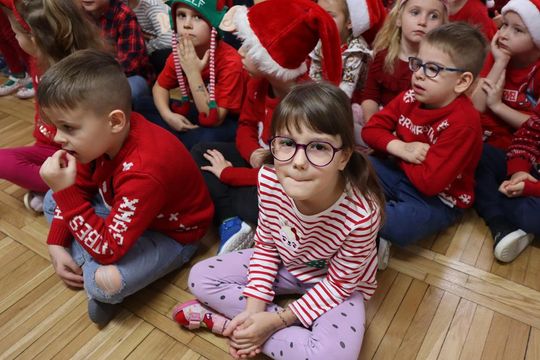 Chełm. Przedszkole nr 15 odwiedził Święty Mikołaj! [GALERIA ZDJĘĆ] 