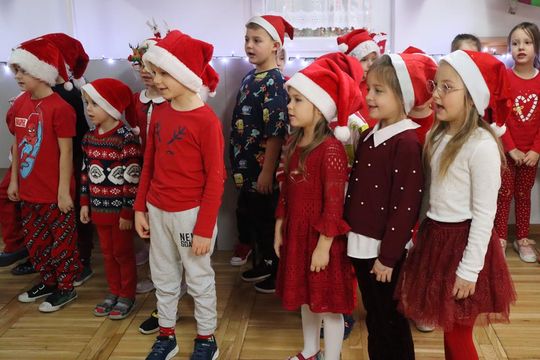 Chełm. Przedszkole nr 15 odwiedził Święty Mikołaj! [GALERIA ZDJĘĆ] 