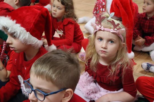 Chełm. Przedszkole nr 15 odwiedził Święty Mikołaj! [GALERIA ZDJĘĆ] 
