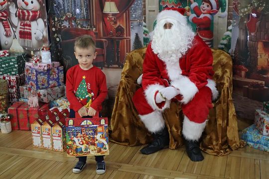 Chełm. Przedszkole nr 15 odwiedził Święty Mikołaj! [GALERIA ZDJĘĆ] 