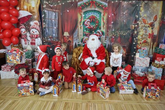 Chełm. Przedszkole nr 15 odwiedził Święty Mikołaj! [GALERIA ZDJĘĆ] 