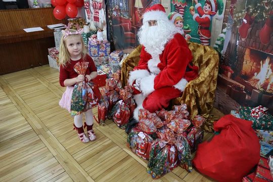 Chełm. Przedszkole nr 15 odwiedził Święty Mikołaj! [GALERIA ZDJĘĆ] 