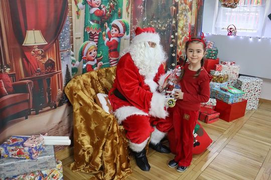 Chełm. Przedszkole nr 15 odwiedził Święty Mikołaj! [GALERIA ZDJĘĆ] 