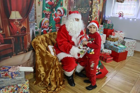 Chełm. Przedszkole nr 15 odwiedził Święty Mikołaj! [GALERIA ZDJĘĆ] 