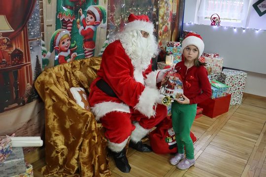 Chełm. Przedszkole nr 15 odwiedził Święty Mikołaj! [GALERIA ZDJĘĆ] 