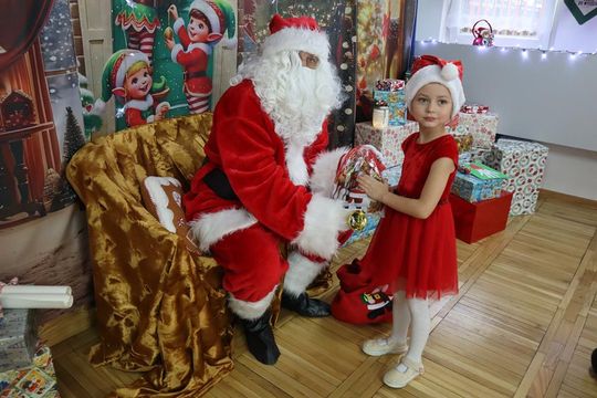 Chełm. Przedszkole nr 15 odwiedził Święty Mikołaj! [GALERIA ZDJĘĆ] 