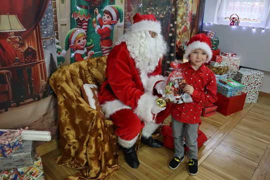 Chełm. Przedszkole nr 15 odwiedził Święty Mikołaj! [GALERIA ZDJĘĆ] 