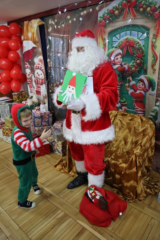 Chełm. Przedszkole nr 15 odwiedził Święty Mikołaj! [GALERIA ZDJĘĆ] 