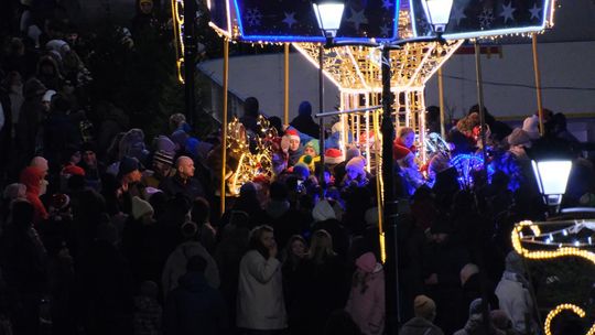 Chełm hucznie przywitał Mikołaja! Tłumy na pl. Łuczkowskiego cz. II [GALERIA ZDJĘĆ]