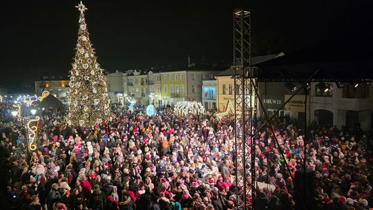 Chełm hucznie przywitał Mikołaja! Tłumy na pl. Łuczkowskiego cz. II [GALERIA ZDJĘĆ]