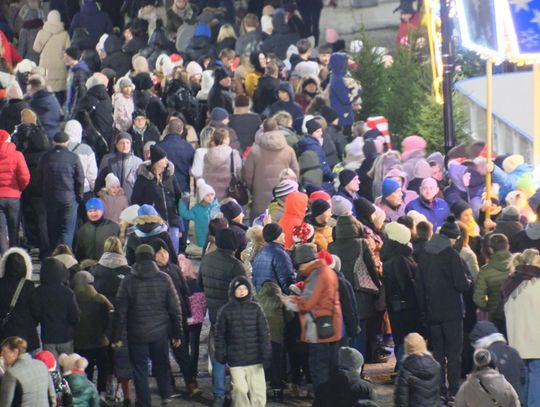 Chełm hucznie przywitał Mikołaja! Tłumy na pl. Łuczkowskiego cz. II [GALERIA ZDJĘĆ]