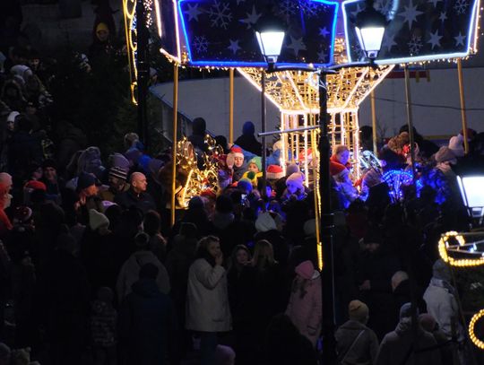 Chełm hucznie przywitał Mikołaja! Tłumy na pl. Łuczkowskiego cz. II [GALERIA ZDJĘĆ]