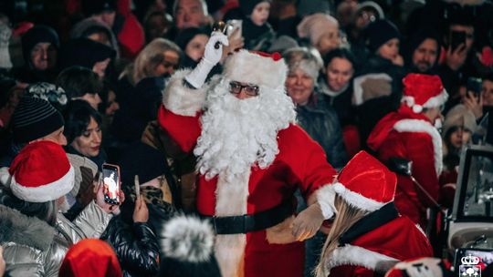 Chełm hucznie przywitał Mikołaja! Tłumy na pl. Łuczkowskiego cz. III [GALERIA ZDJĘĆ]