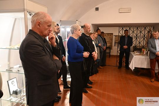 Pow. krasnostawski. Wystawa „Pod warstwą czasu” oficjalnie otwarta [GALERIA ZDJĘĆ]
