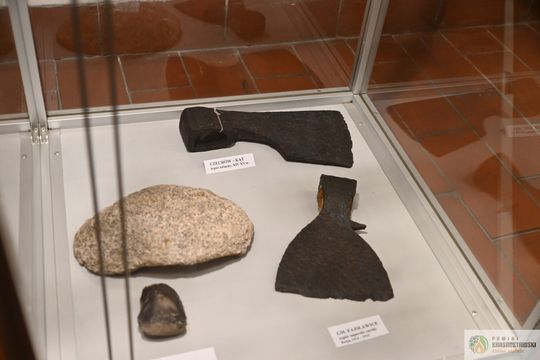 Pow. krasnostawski. Wystawa „Pod warstwą czasu” oficjalnie otwarta [GALERIA ZDJĘĆ]