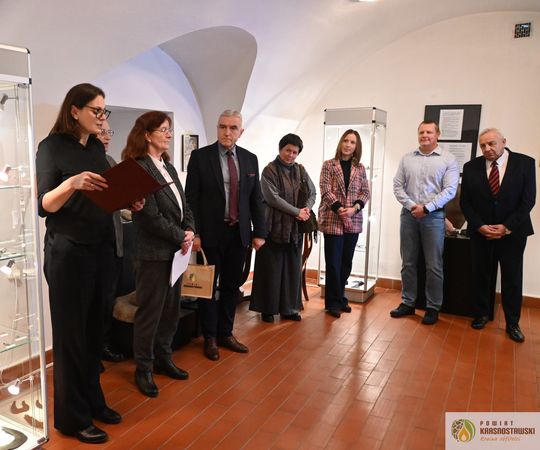 Pow. krasnostawski. Wystawa „Pod warstwą czasu” oficjalnie otwarta [GALERIA ZDJĘĆ]