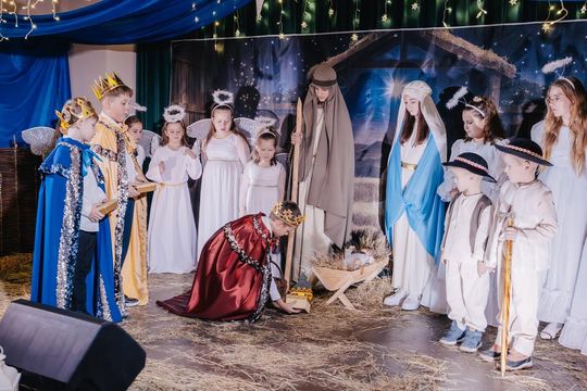 „Cud grudniowej nocy” w Starych Depułtyczach. Młodzi artyści zachwycili! [GALERIA ZDJĘĆ]